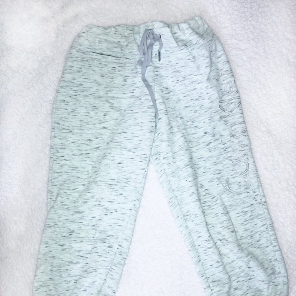 Calvin Klein Capri Sweatpants - Picture 3 of 7
